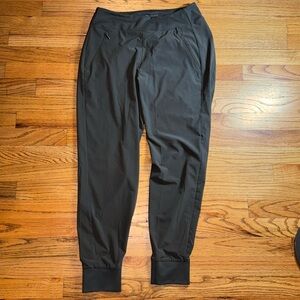 Women’s Athleta joggers size 6‎